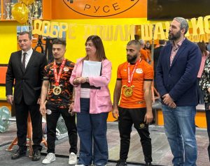 Ангел Русев и Дениз Данев с парични премии и грамоти от кмета Пенчо Милков