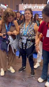 Разработен от Китай екзоскелет в светлината на прожекторите на Кантонския панаир