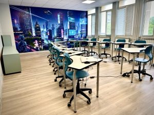 Нов STEM център за високи технологии, природни и обществени науки отвори врати в СУЕЕ