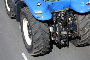 65-годишен управлявал трактор без регистрация край Омуртаг – Новини Търговище