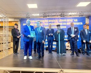 Кметът Пенчо Милков удостои с почетен плакет изпълнителния директор на „Дунав прес“ АД Николай Алексиев