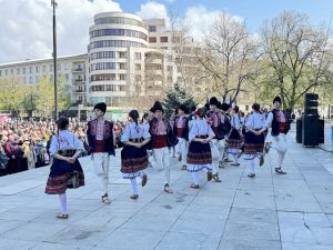Русе отбеляза Великден с пъстър фолклорен празник и голямо общоградско хоро
