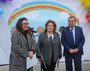 Заместник-кметът Снежана Апостолова участва в откриването на Дневен център за деца с увреждания „Живот под дъгата“