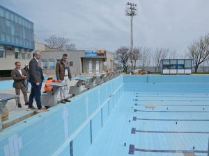 Ремонтните дейности на басейн „Юлиян Русев“ се очаква да завършат през май
