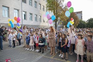 Близо 1000 заявления подадени в първите часове на електронния прием за първи клас в Стара Загора