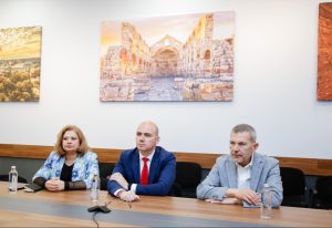Министър Илин Димитров с конкретни решения за повече туристи от Румъния, Германия и Полша