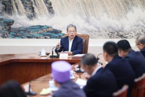 Китайските законодатели призовани да прилагат принципите от пленума на КПК