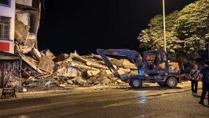 Двама загинали, един изчезнал след земетресение с магнитуд 5,2 по Рихтер в Гуанси
