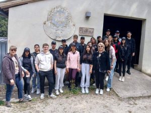 Ученици от Професионалната селскостопанска гимназия в Садово обменяха опит по биологично лозарство и винопроизводство в Италия