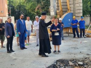 Двама заместник-кметове дадоха старт на строежа на нов корпус към СУ „Св. Паисий Хилендарски“