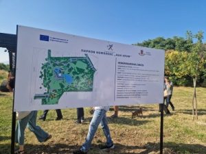 Жител на „Тракия“ и кметът на Пловдив Костадин Димитров дадоха старт на изграждането на парк „Кан Крум“ в района