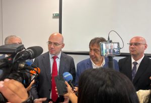 Министърът на туризма д-р Илин Димитров на среща с бранша в Несебър: Изсветляването на краткосрочните наеми ще донесе повече ресурс за въздушна свързаност и реклама