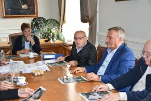 Паметник на Райна Княгиня в София предлага Инициативен комитет