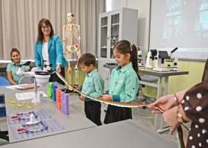 ОУ „Добри Чинтулов“ във Варна представи новия си STEM център